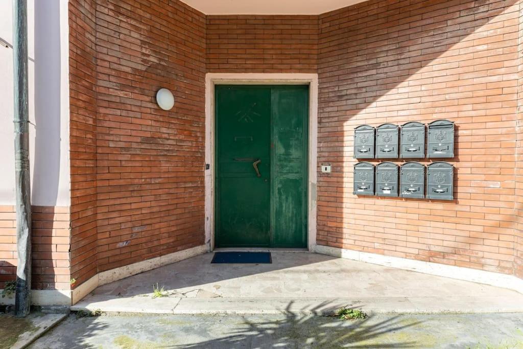 Chic Italian Escape - Casa Vacanze Lorusso Montecatini Terme Exterior photo